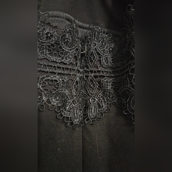 MARCIANO Black Lace detail fitted strappy halter Mini dress. Size small - Picture 5 of 13